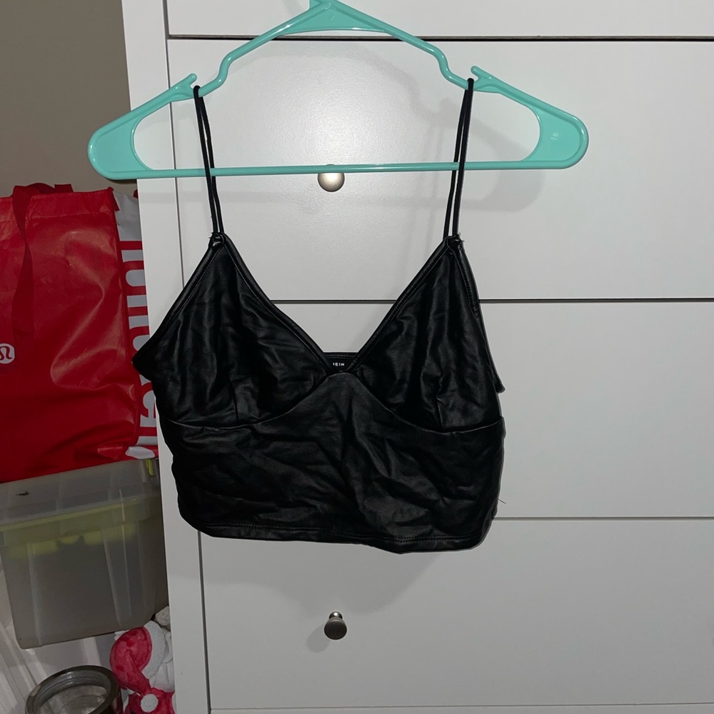 Black crop top